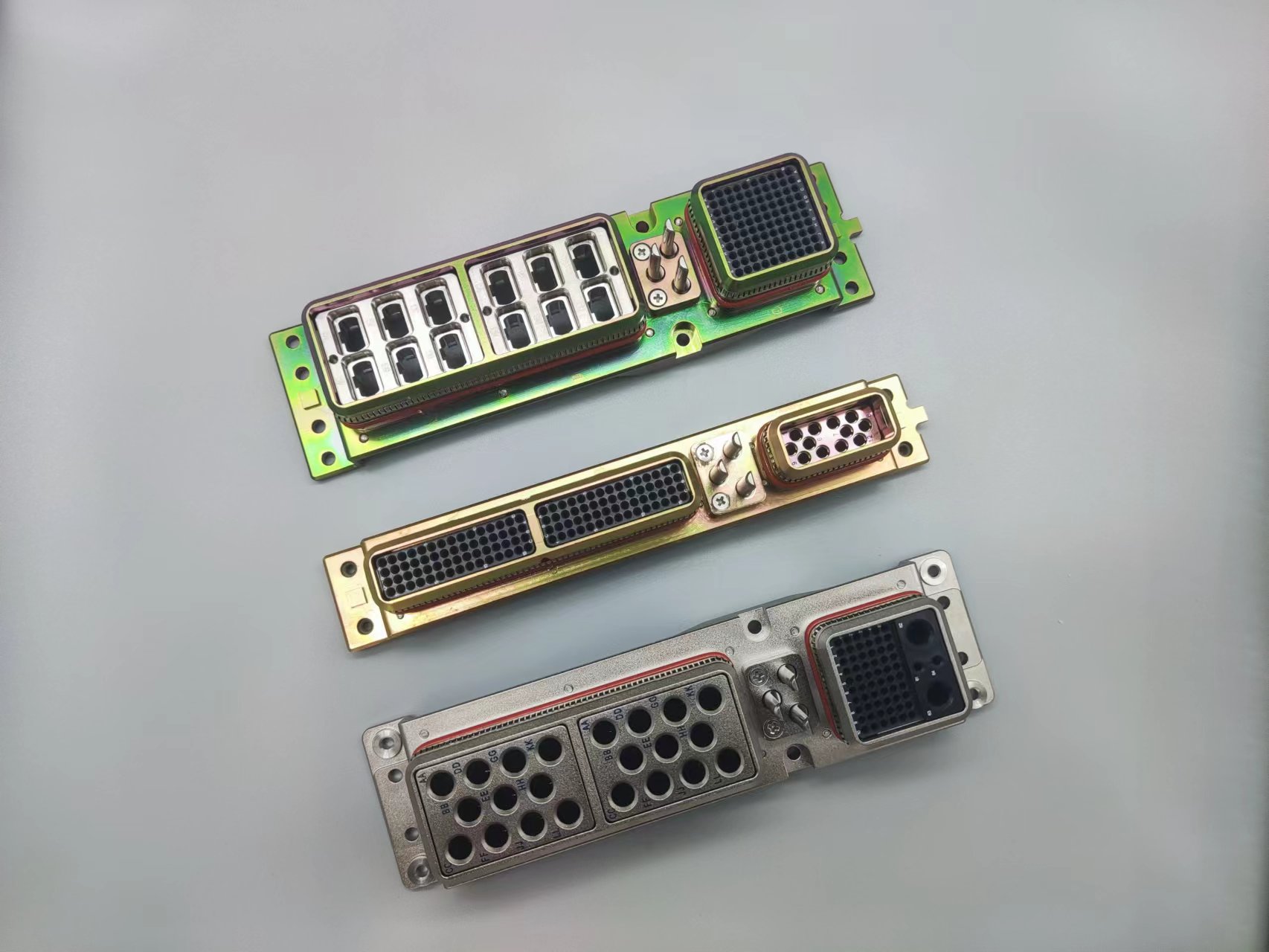 Arinc 600 connector