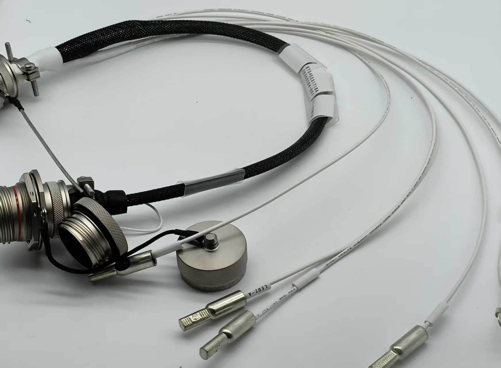 D38999/24FE8PN Cable Assembly D38999 Series Circular Connector Wiring Harness, Aluminum Shell, Gold Plated Contacts